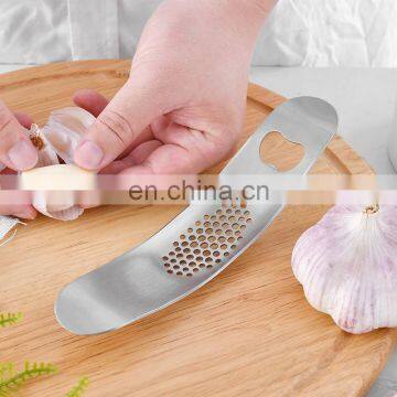 Hot Selling Creative Kitchen Tools Multifunction Garlic Press