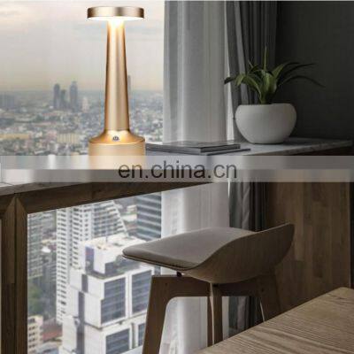 High Quality Aluminium Bedroom Decorative Modern Hotel Style Energy Saving Table Lamp photo-4