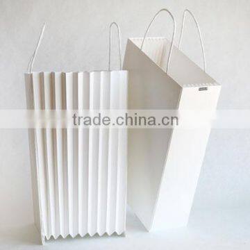 Fashion white cosmetic paper folding hand carry bag