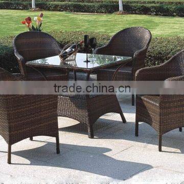 Square or Round wicker dining chair/rattan table