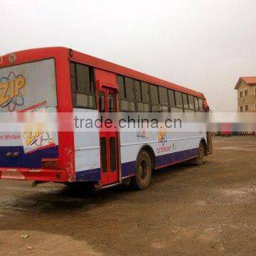 Self adhesive vinyl printing on the car and bus