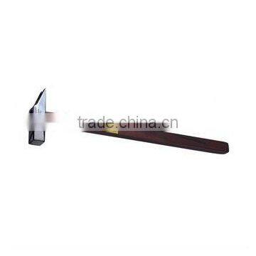 CLAW HAMMER WITH WOOD HANDLE