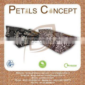 Canvas Shopping Bag With Bamboo Straight Handle - Allover Animal Print photo-4