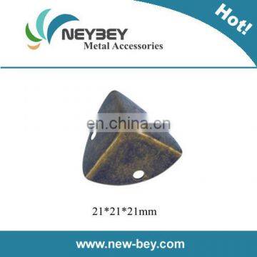 Small Decorative Metal Furniture Corner BC301 in 21mm