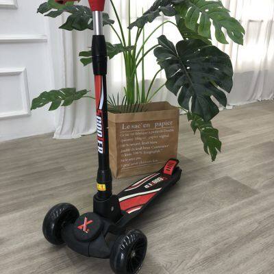 Children's Scooters Children's 3-wheel Music Glowing Folding Toys, Outdoor Sliding Sports, Boys and Girls Kids Kick