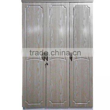 Armoire 3 doors pvc coated