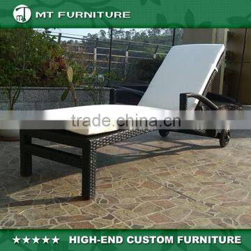 Modern design rattan set outdoor pool/garden chaise lounge chair with casters