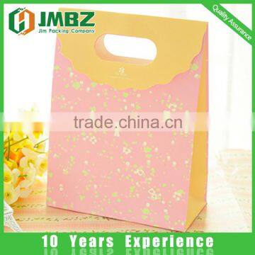 Paper Material and Accept Custom Order Paper Bags for Christmas Gifts