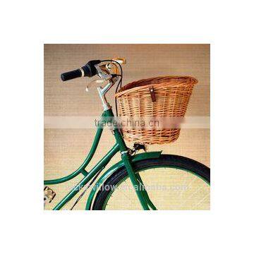 Removable woven wicker bicycle basket