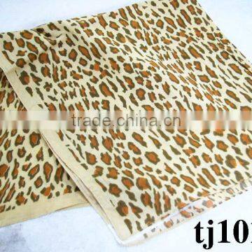 3 Colors Multifunctional Leopard Print Square Bandana photo-3