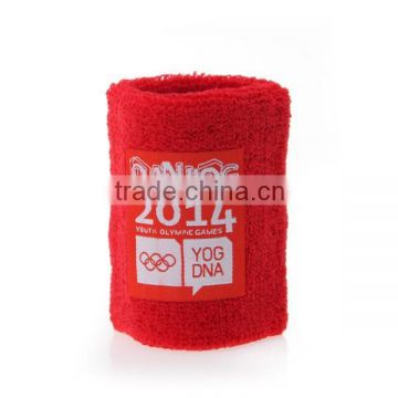 Cheap LOGO applique arm sweatband