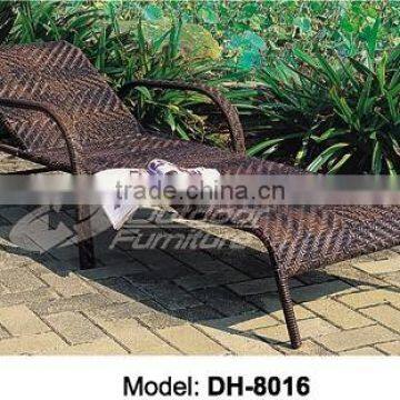 China Cheap Outdoor Furniture Wicker Rattan Sun Lounger(DH-8016)