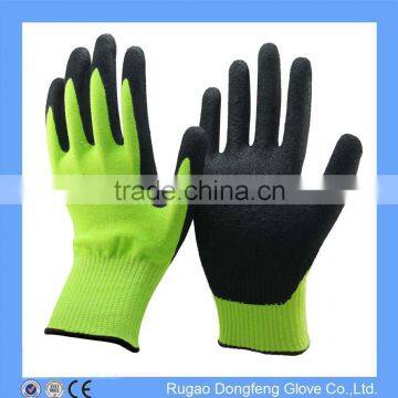 Green HPPE Nitrile Cut and Chemical Resistant Gloves Level 5 Cut Resistant Nitrile Gloves