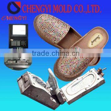 2014 fashion design pvc shoes injection mould