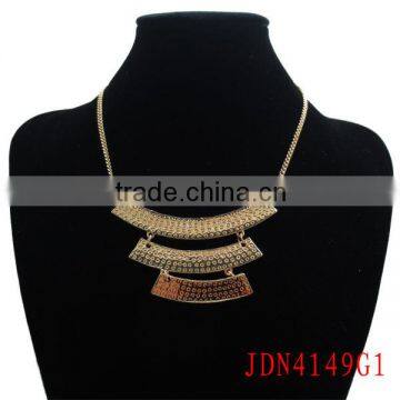 Gold Plated Textured Zinc Alloy Pendant Necklace