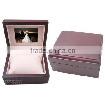 so popular video jewellery watch box with a pillow