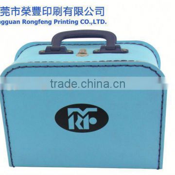 Printed paper suitcases kids