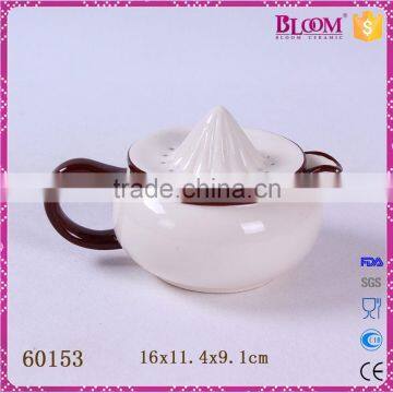 White Small Ceramic Apple Decal Desgin Manual Juicer photo-3