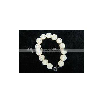 2015 hot sale 7.5 inches 12mm big flat round white coral bead bracelet