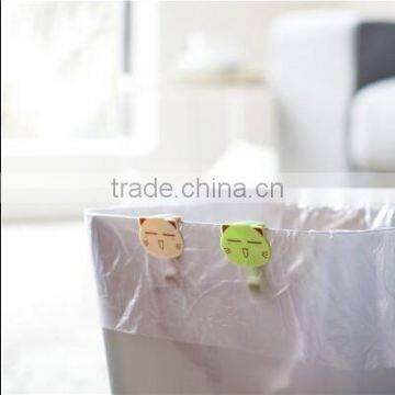 2015 new small plastic garbage can clip holder diy mini cat plastic clips