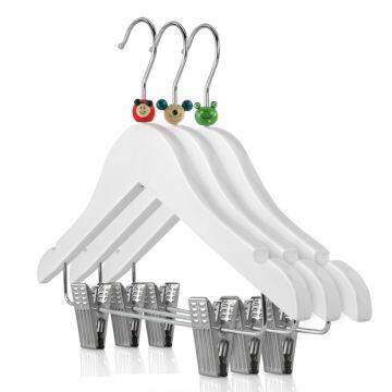 Angie Hot selling wooden clothes hanger with clips