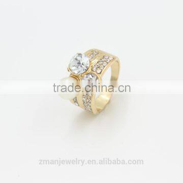 Fashion Delicate Rhinestone Pearl Gold Plated Ring In Zinc Alloy Jewelry