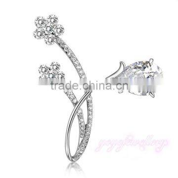 Zircon latest design cheap wholesale rhinestone brooch for wedding invitation