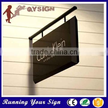 good visual direction hanging Square Directive box