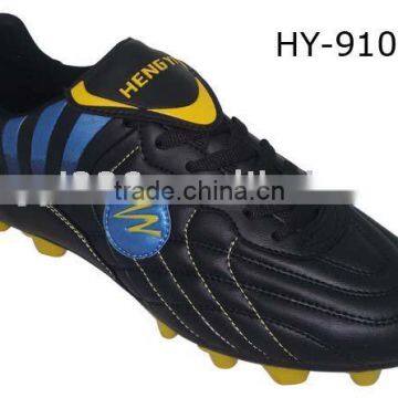 FOOTBALL SHOES