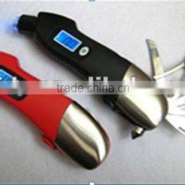 Digital tire pressure gauge