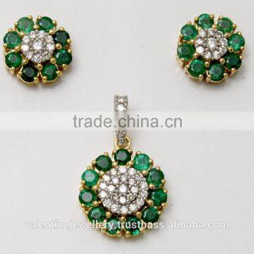 Round Emerald Framing Cluster Diamond In Circular Pendant Set For Women