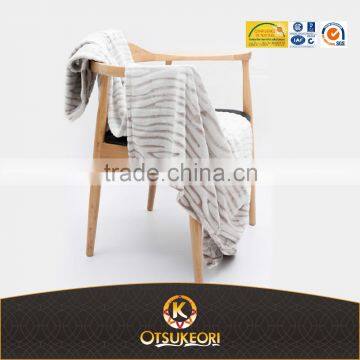2016 Fashion Full Polyester Mink Flannel Blankets backing printing with carved