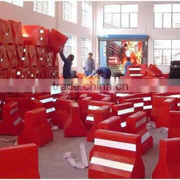 TB01 Plastic Traffic Barrier With Bright Reflector Water Fill Road Block Barriers photo-3