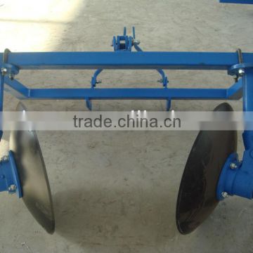 Agricultural disc ridger for planting potatoes and vegetables