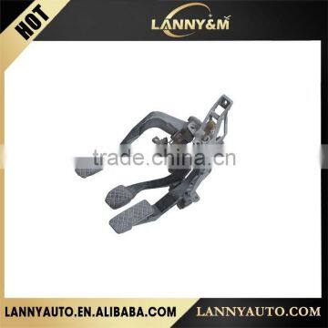 auto parts clutch pedals support / clutch frame 8D1 721 117D