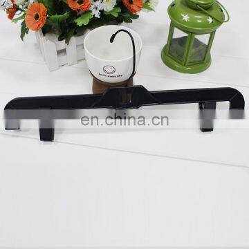 2016 China Wholesaler Top Quality Plastic Hanger with Clips for Pants