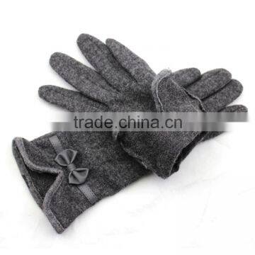 Women Touch Screen Woolen Gloves With Leather Bow Mouth and Hand Clasp photo-4