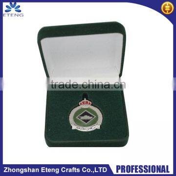 Gift packing custom fashion metal pin badge