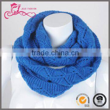 2016 latest design 100% acrylic round infinity knitted scarf