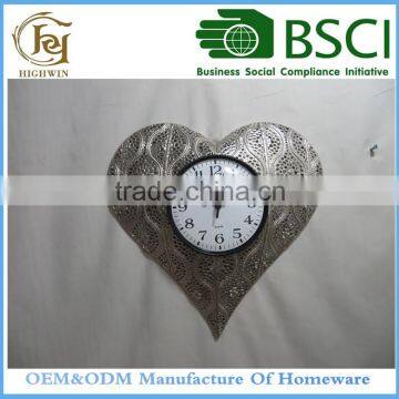 Metal Time Decorative Wall Clock in heart shape