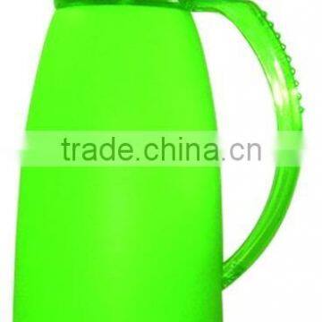 Plastic vacuum flask