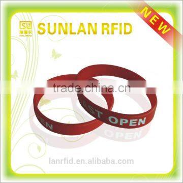 Stylish debossed silicone wristband