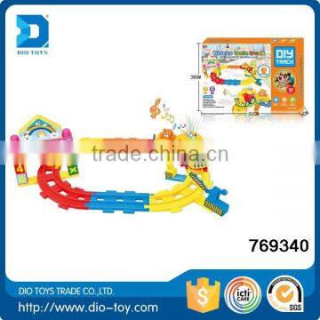 2016 trending products plastic race track kids toys with lights