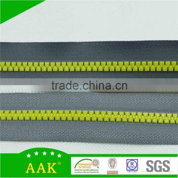 5#Plastic Long Chain Waterproof Zipper photo-4