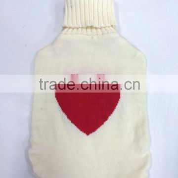 2015 new design embroidery red heart knitted hot water bag cover