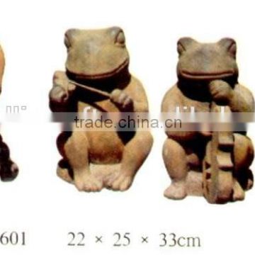 cast iron frog statue