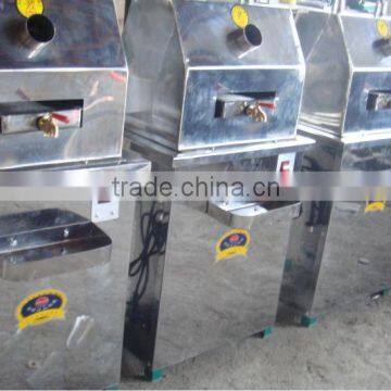 Semi automatic battery sugarcane juice extractor