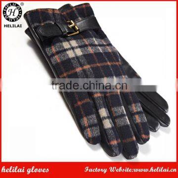 Helilai Factory Wholesale Bestselling Men's Checked Tartan and Sheep Nappa Leather Gloves with Gold Buckle Detail