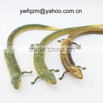 wooden handicraft lizard