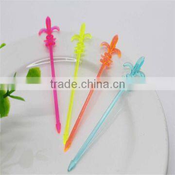 Decorative cocktail hot sale plastic spear picks